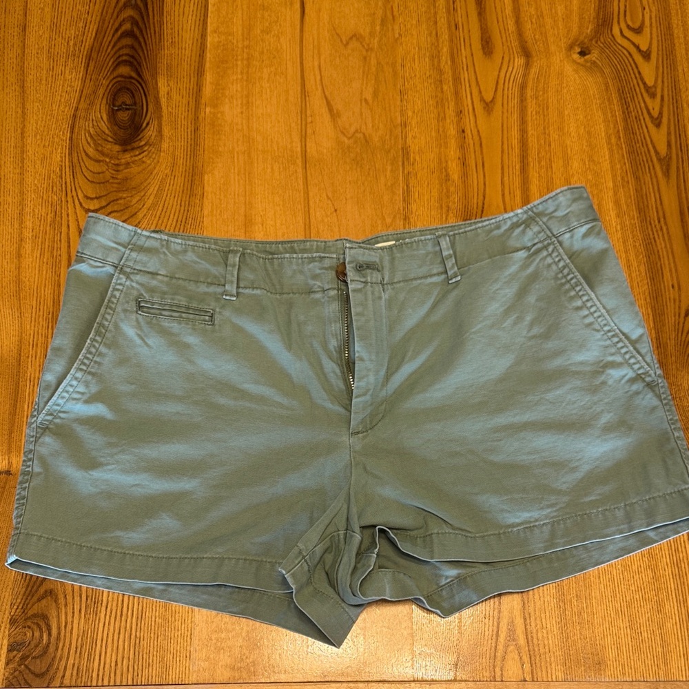 Gap Women's Classic Casual Shorts - Sage Green
